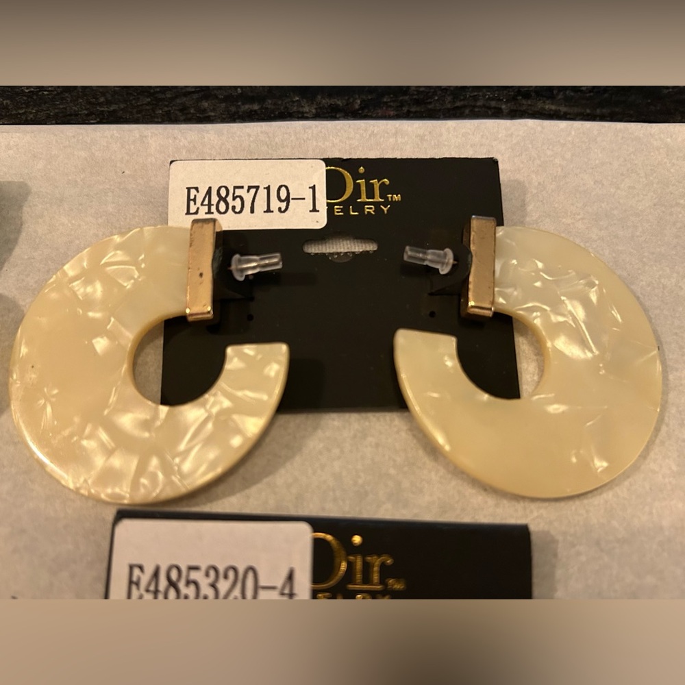 NWT NOIR JEWELRY EARRINGS - 4 CARDS *CLEARANCE* - Picture 2 of 5